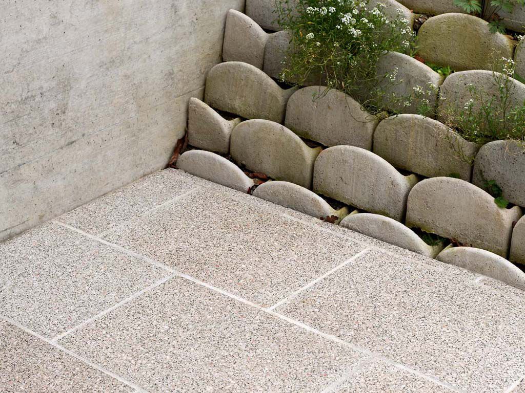 PRIMAVERA Gehwegplatte Rossonero