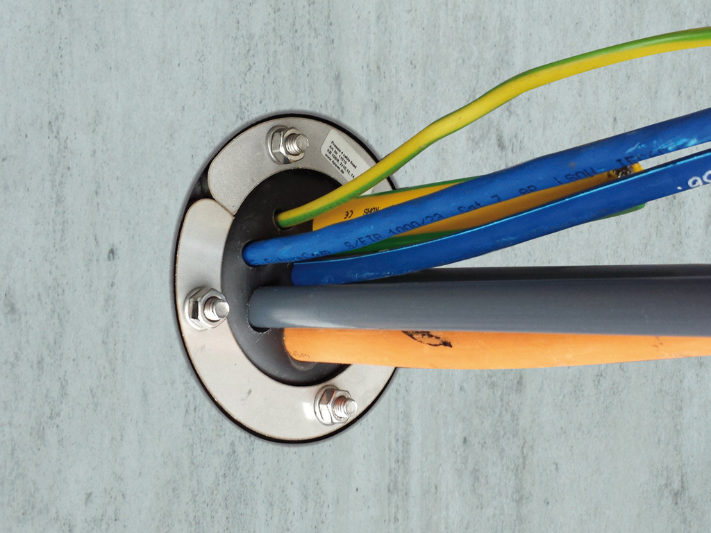 PRESSIO 4CABLES FIXED KB 100mm,Bohr. 8,2x10,12,14,16,18mm